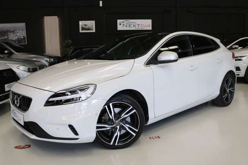 Blanco Usado 2018 Volvo V40 R-Design Momentum Familiar | 16.700 € (Precio justo) - Imagen 1/4