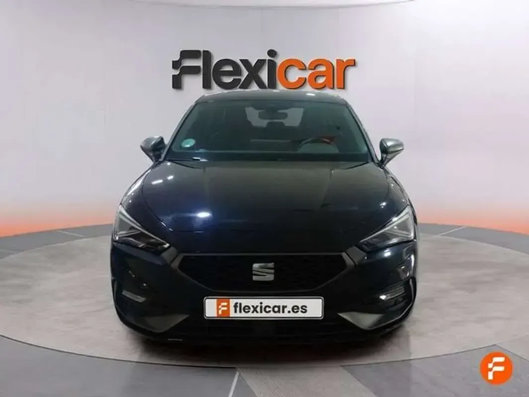 Usado Seat Leon FR 150 CV (110 kW) 2025 Negro Familiar