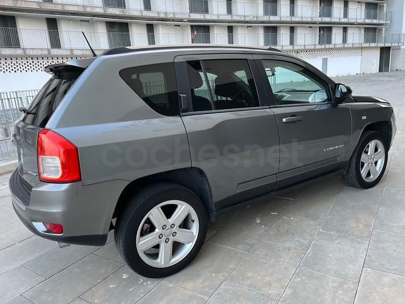 Usado Jeep Compass Limited 136 CV (100 kW) 2013 Gris / plata SUV