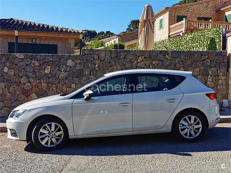 Usado Seat Leon Reference 115 CV (84 kW) 2018 Blanco Berlina