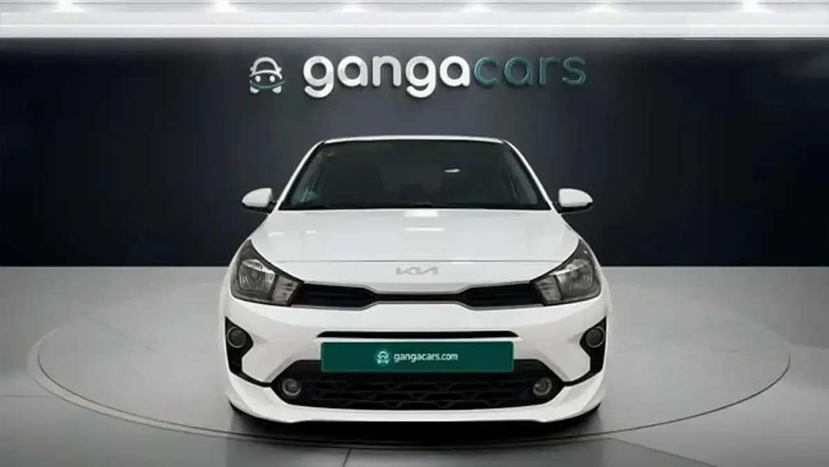Usado Kia Rio 101 CV (74 kW) 2023 Blanco Berlina