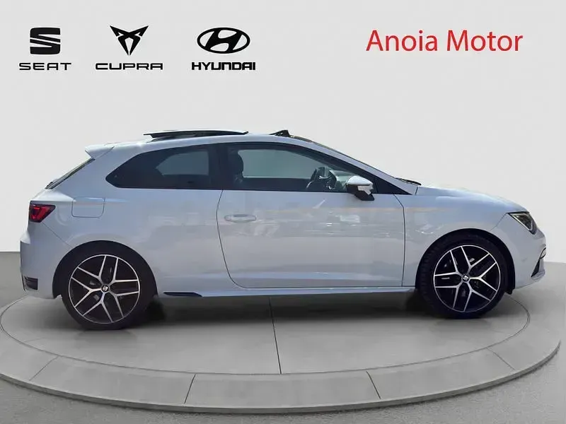 Usado Seat Leon FR 180 CV (132 kW) 2018 Blanco Familiar