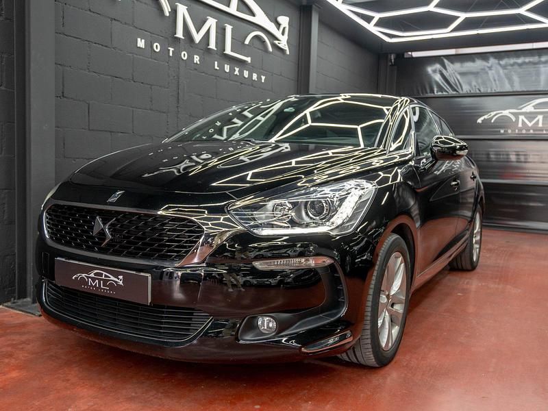 Usado DS Automobiles DS5 Style 120 CV (88 kW) 2016 Negro Utilitario