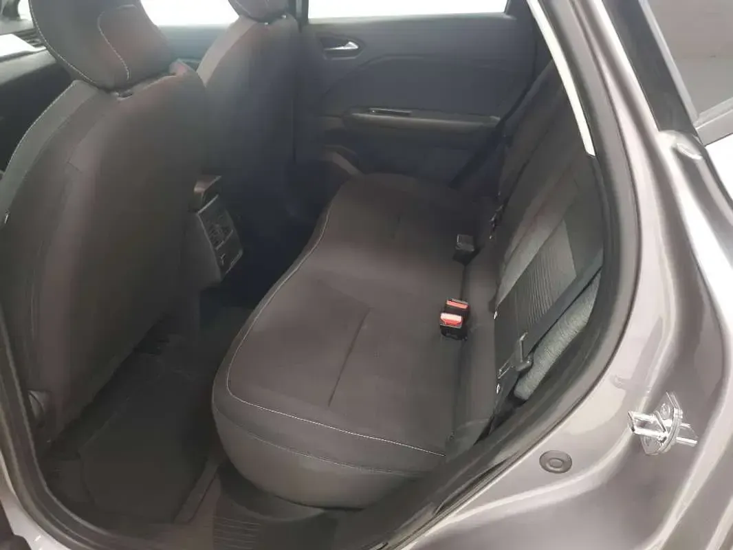 Usado Renault Captur Intens 91 CV (66 kW) 2021 Gris SUV