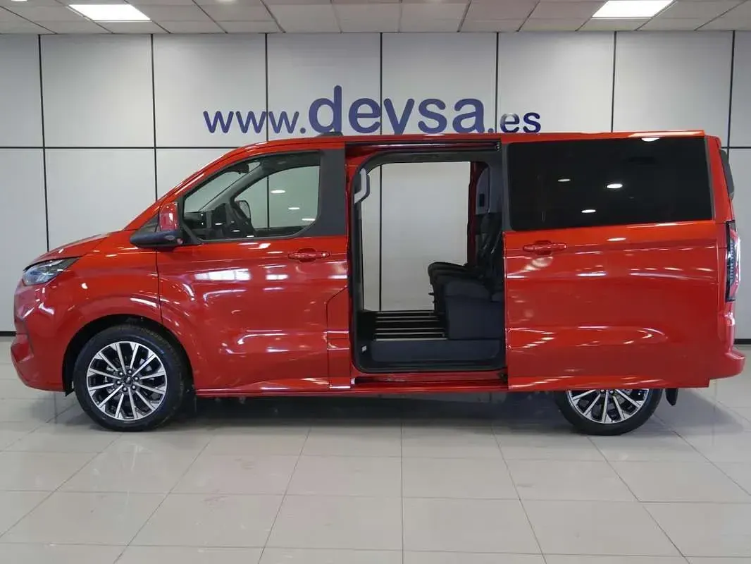Nuevo Ford Tourneo Custom Titanium X 170 CV (125 kW) 2026 Rojo Van