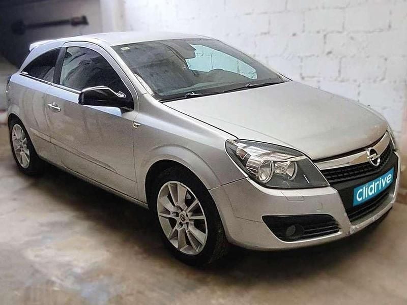 Usado Opel Astra GTC Sport 120 CV (88 kW) 2008 Blanco Berlina