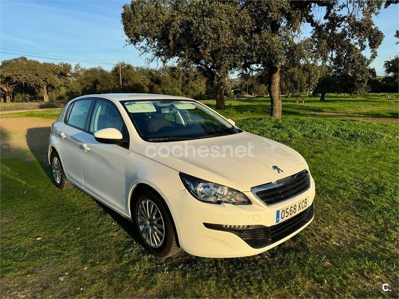Blanco Usado 2017 Peugeot 308 Access Berlina | 6500 € (Precio justo) - Imagen 1/4