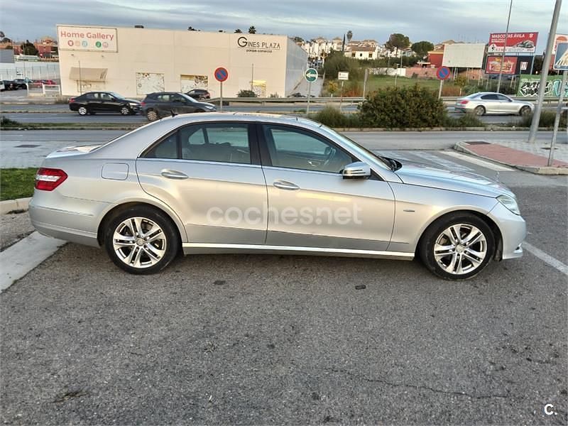 Usado Mercedes E220 Avantgarde 170 CV (125 kW) 2011 Gris / plata Berlina
