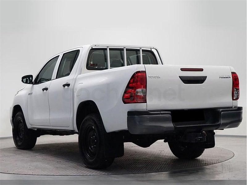 Usado Toyota HiLux 150 CV (110 kW) 2025 Blanco Recogida
