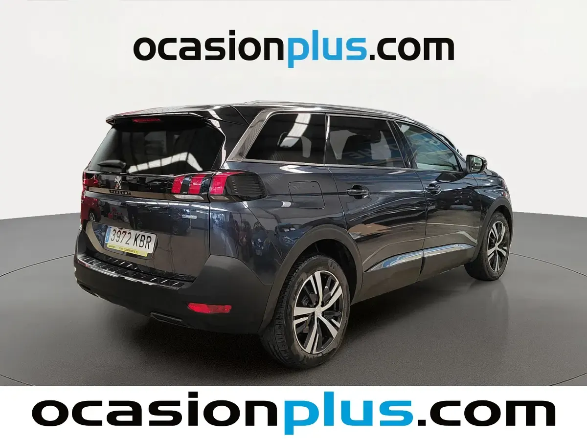 Usado Peugeot 5008 Allure 131 CV (96 kW) 2017 Negro SUV