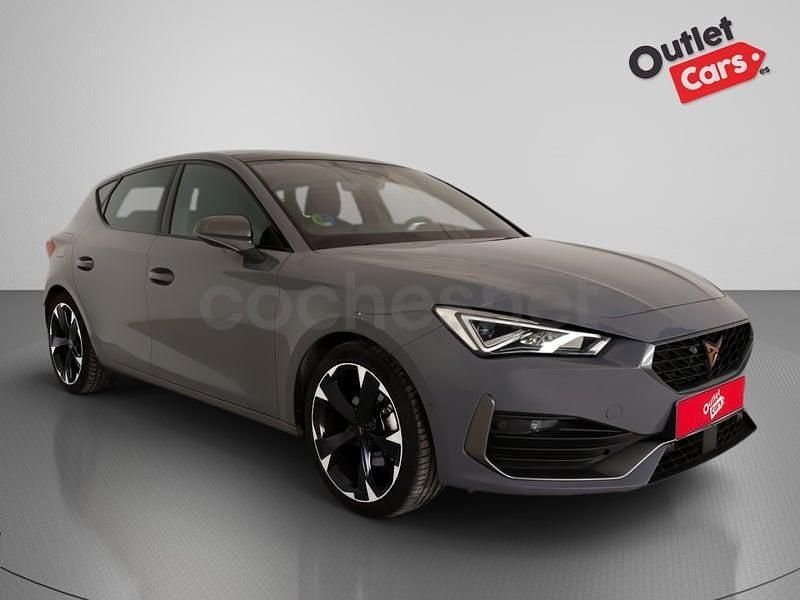 Usado Cupra Leon 150 CV (110 kW) 2024 Gris / plata Berlina