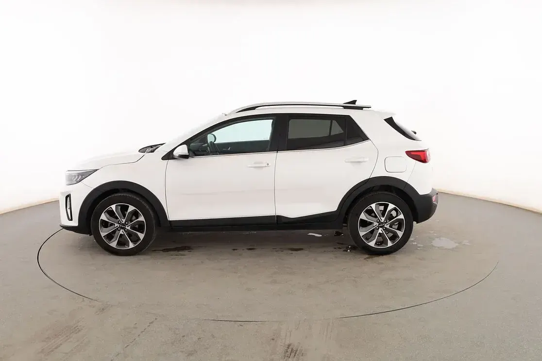 Usado Kia Stonic Style 101 CV (74 kW) 2024 Blanco SUV