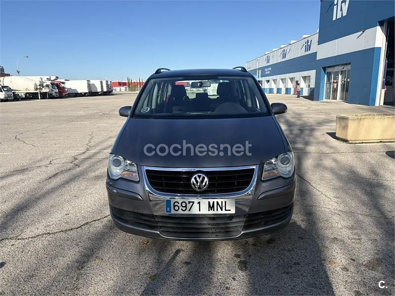 Usado VW Touran Edition 105 CV (77 kW) 2008 Gris / plata Monovolumen
