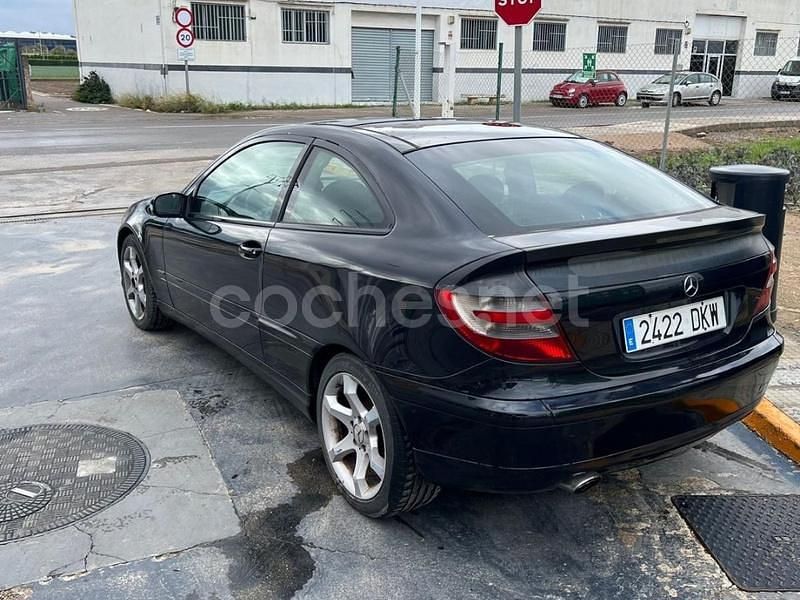 Usado Mercedes C220 150 CV (110 kW) 2005 Azul Berlina