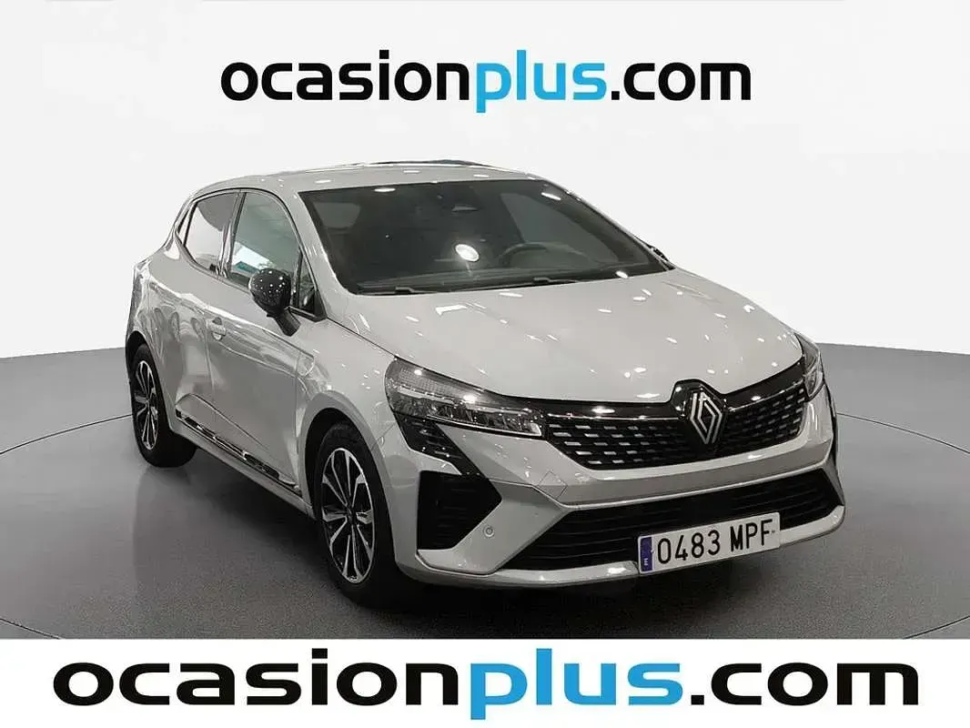 Usado Renault Clio Techno 91 CV (66 kW) 2024 Gris Utilitario