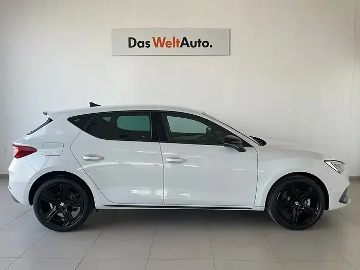 Nuevo Seat Leon FR 204 CV (150 kW) 2026 Blanco Utilitario