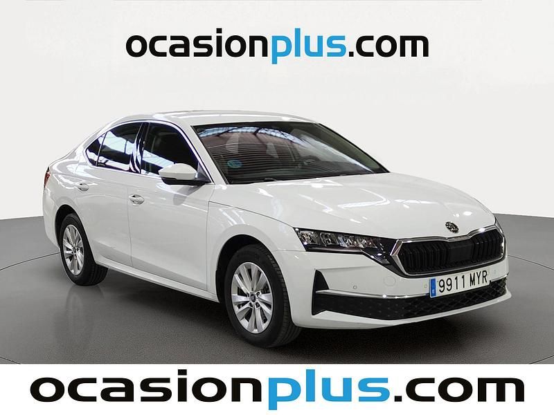 Usado Skoda Octavia Selection 150 CV (110 kW) 2025 Blanco Berlina