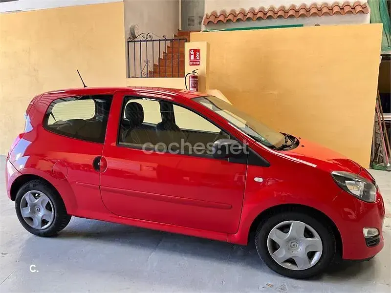 Usado Renault Twingo 75 CV (55 kW) 2012 Rojo Utilitario