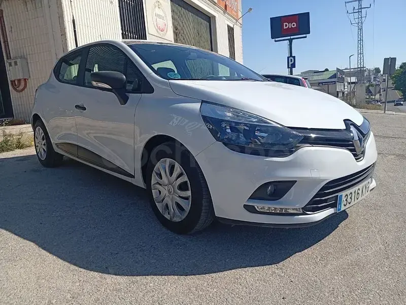 Usado Renault Clio IV Business 75 CV (55 kW) 2019 Blanco Berlina