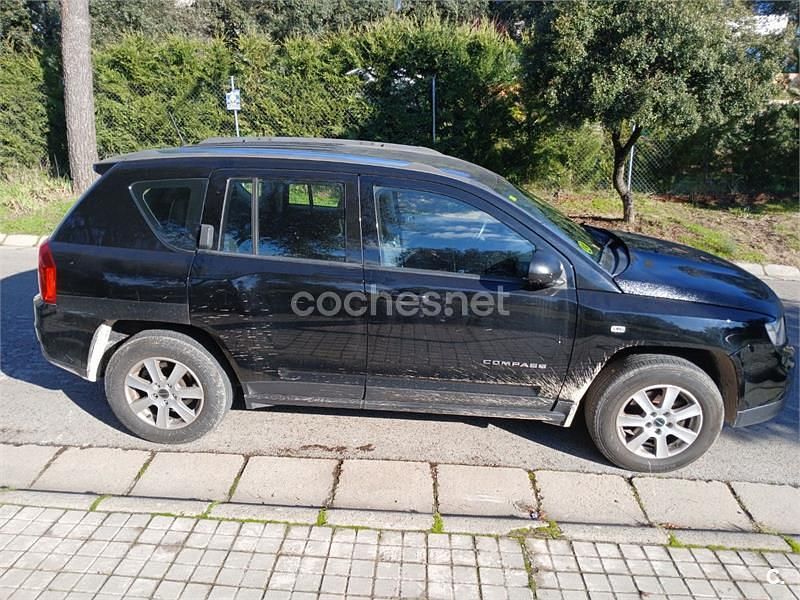 Usado Jeep Compass Limited 136 CV (100 kW) 2012 Negro SUV