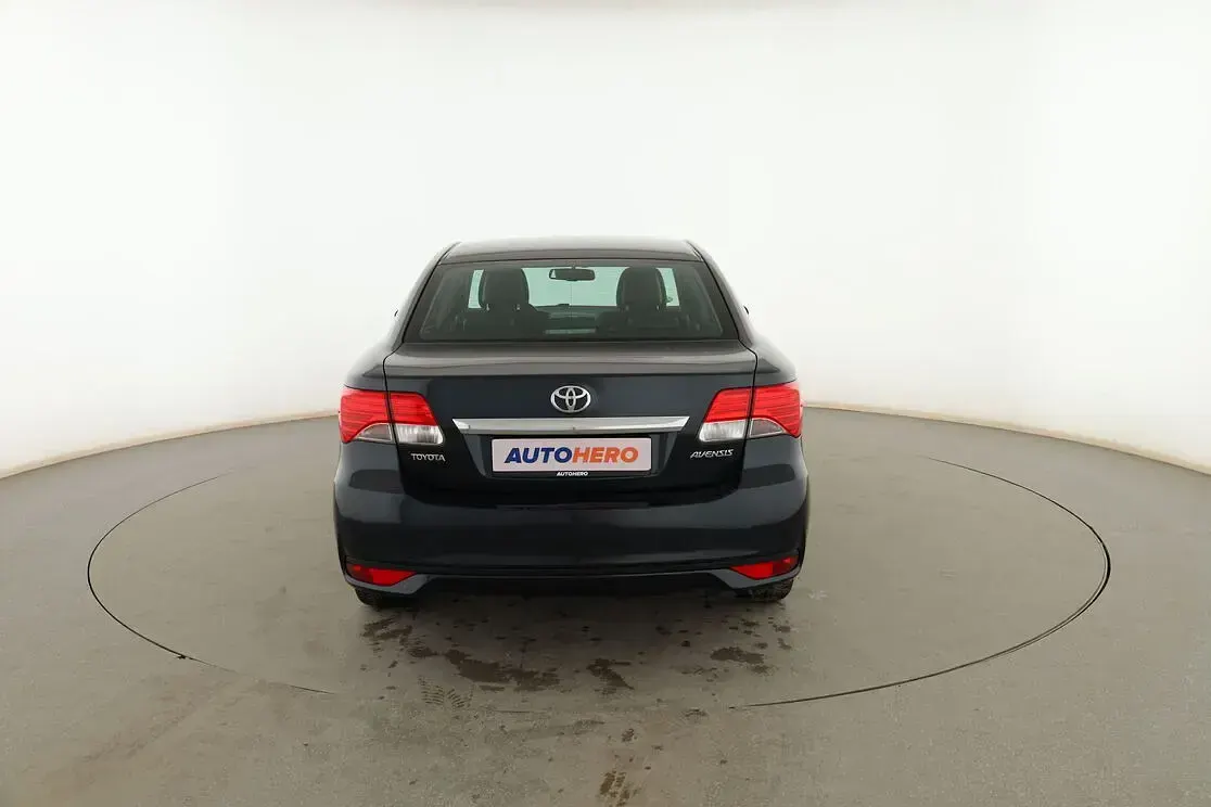 Usado Toyota Avensis Advance 147 CV (108 kW) 2015 Azul Berlina
