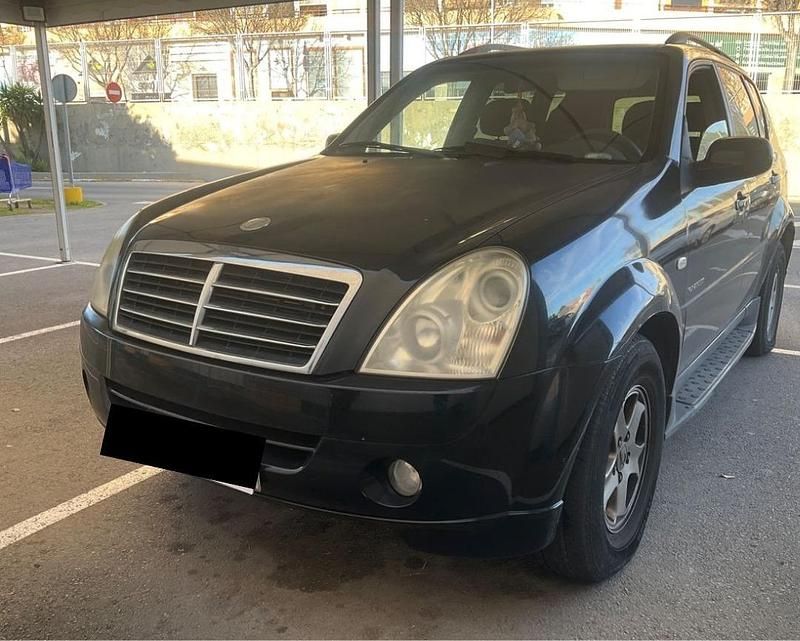 Usado Ssangyong (KGM) Rexton Limited 163 CV (119 kW) 2009 Negreo SUV