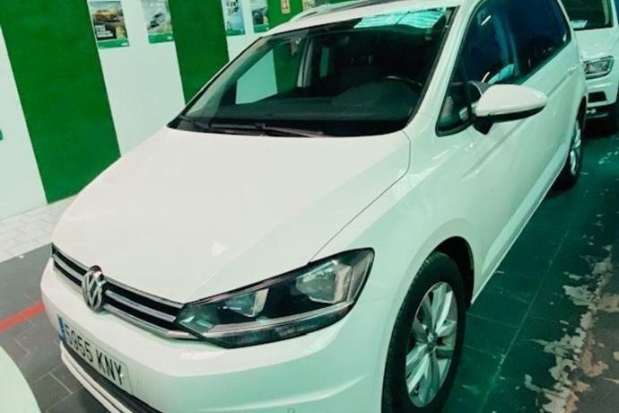 Usado VW Touran Advance 150 CV (110 kW) 2018 Monovolumen