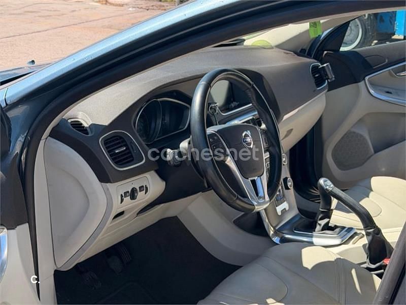 Usado Volvo V40 Summum 122 CV (89 kW) 2014 Azul Berlina