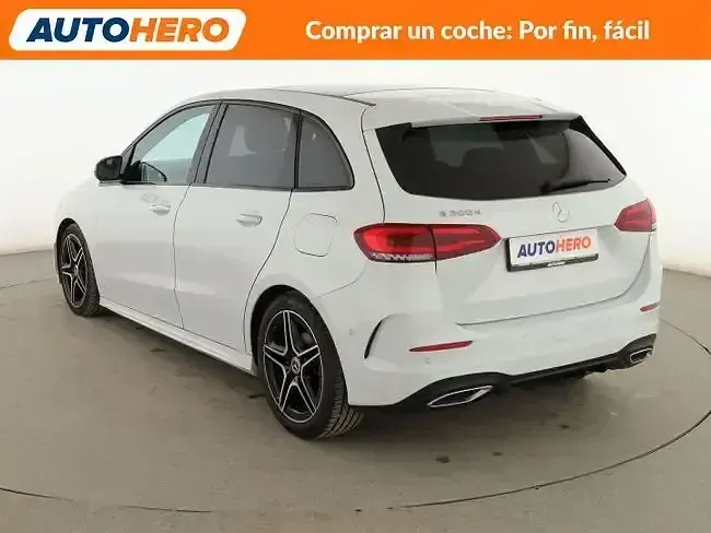 Usado Mercedes B200 AMG line 150 CV (110 kW) 2022 Blanco Utilitario