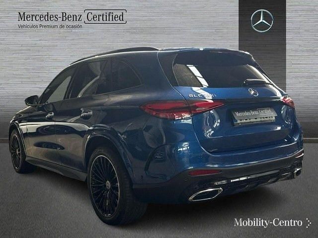 Usado Mercedes GLC200 AMG line 227 CV (166 kW) 2025 Azul espectra SUV
