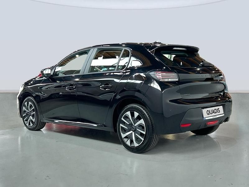 Usado Peugeot 208 Active 101 CV (74 kW) 2024 Negro Utilitario