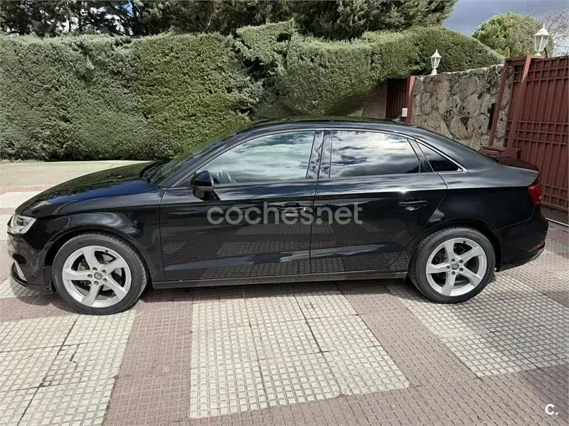 Usado Audi A3 116 CV (85 kW) 2020 Negro Berlina