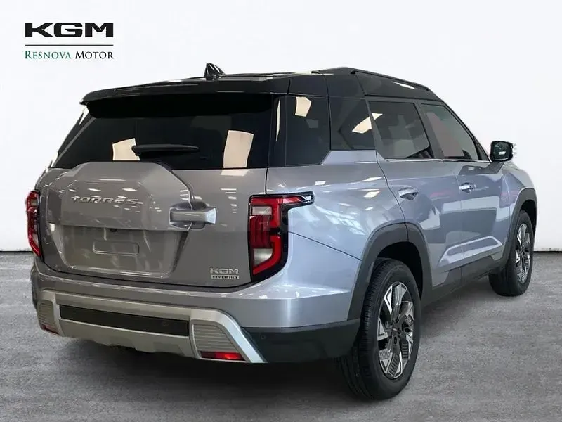 Usado KGM Torres 204 CV (150 kW) 2025 Gris / plata SUV