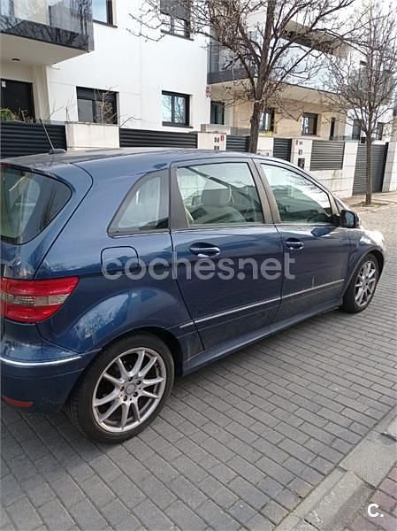 Usado Mercedes B180 109 CV (80 kW) 2011 Azul Monovolumen
