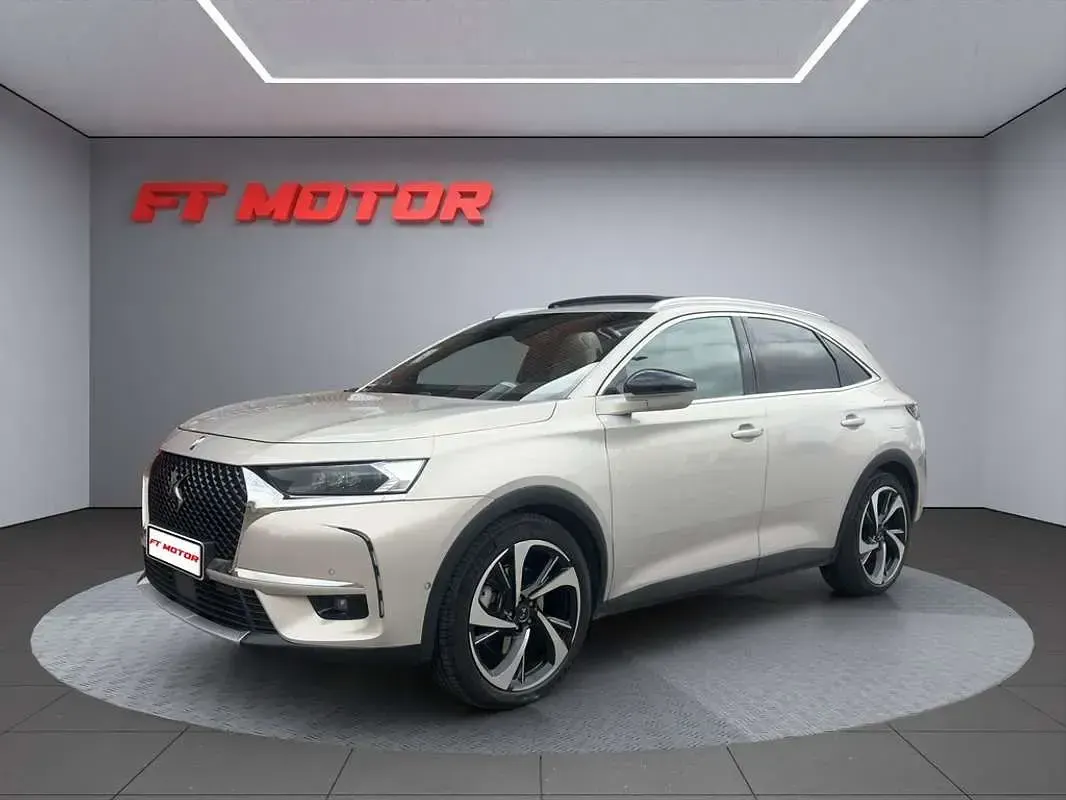 Usado DS Automobiles DS7 Crossback Grand Chic 226 CV (166 kW) 2021 Gris SUV