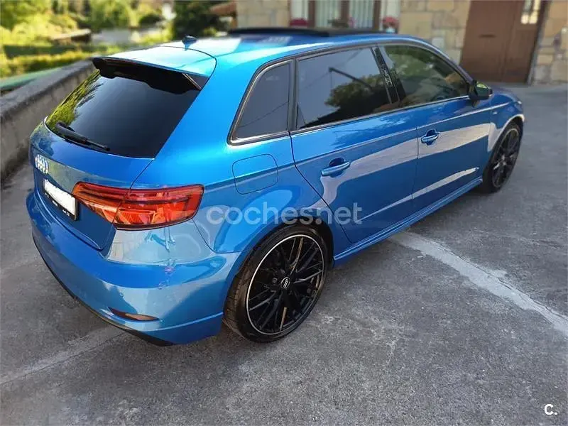 Usado Audi A3 Black Edition 190 CV (139 kW) 2019 Azul Berlina