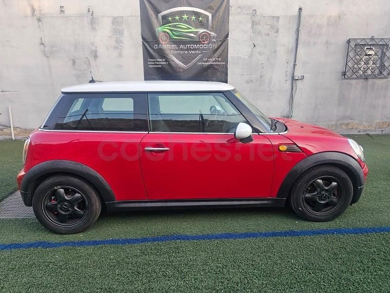 Używany Mini Cooper 120 KM (88 kW) 2007 Czerwony Hatchback
