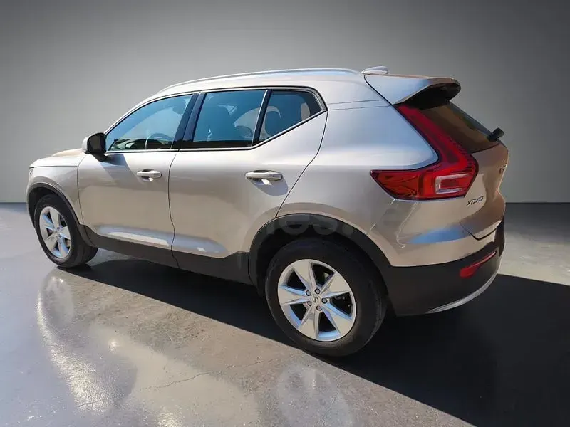 Usado Volvo XC40 Core 163 CV (119 kW) 2024 Beige SUV