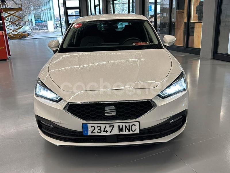 Usado Seat Leon Style 110 CV (80 kW) 2024 Blanco Familiar