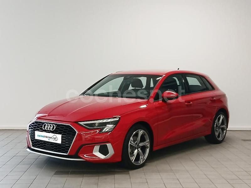 Rojo Usado 2024 Audi A3 Advanced Plus Berlina | 29.899 € (Un poco caro) - Imagen 1/4