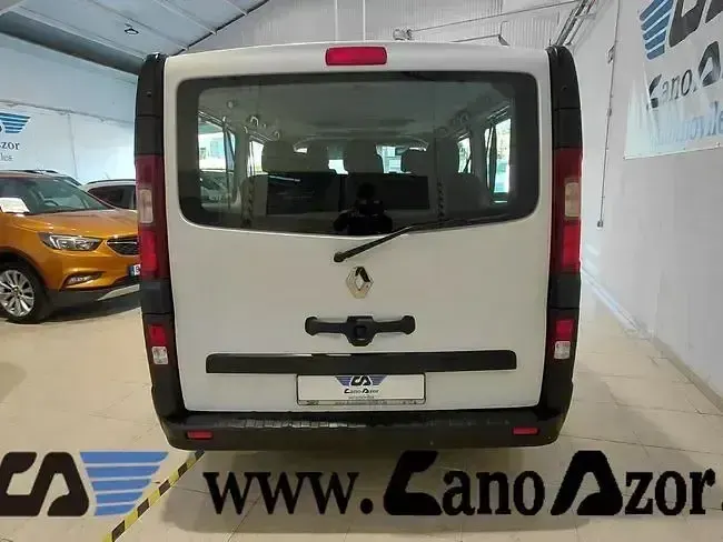 Usado Renault Trafic 125 CV (91 kW) 2018 Blanco Monovolumen