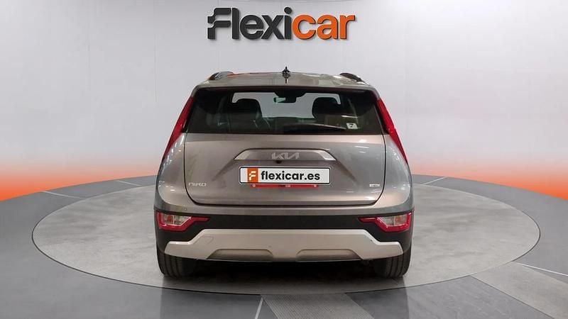 Usado Kia Niro 129 CV (94 kW) 2024 Gris SUV