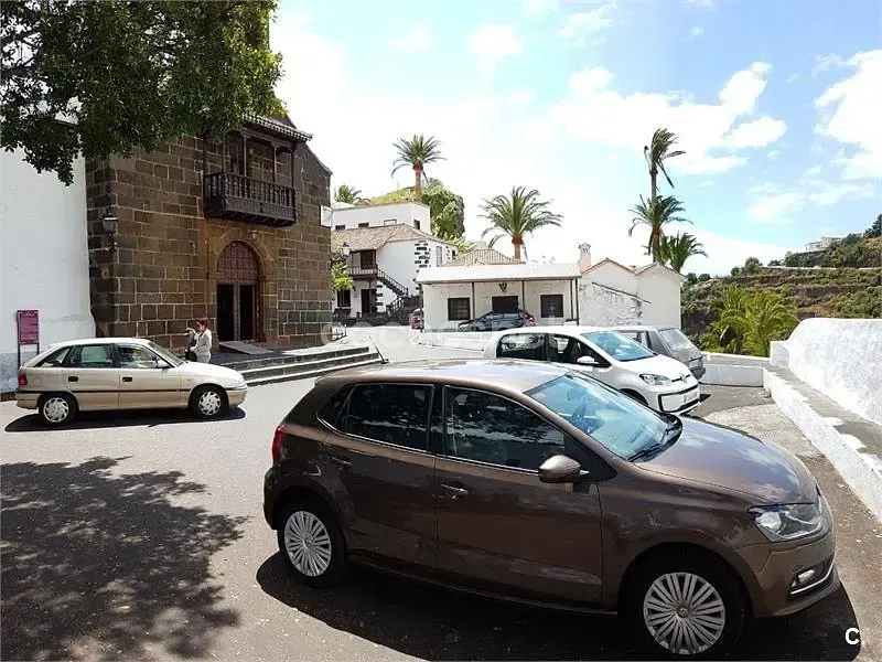 Usado VW Polo Advance 90 CV (66 kW) 2015 Marrón Berlina
