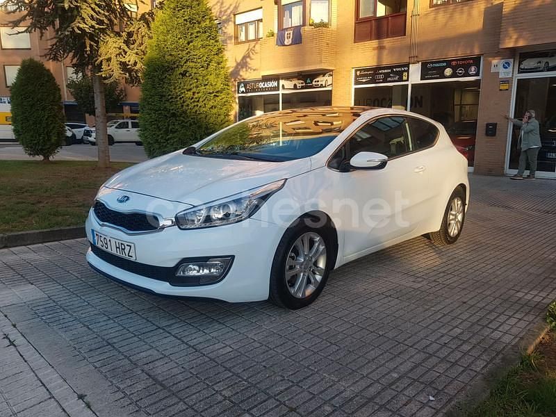 Blanco Usado 2013 Kia ProCeed Utilitario | 9500 € (Precio justo) - Imagen 1/4