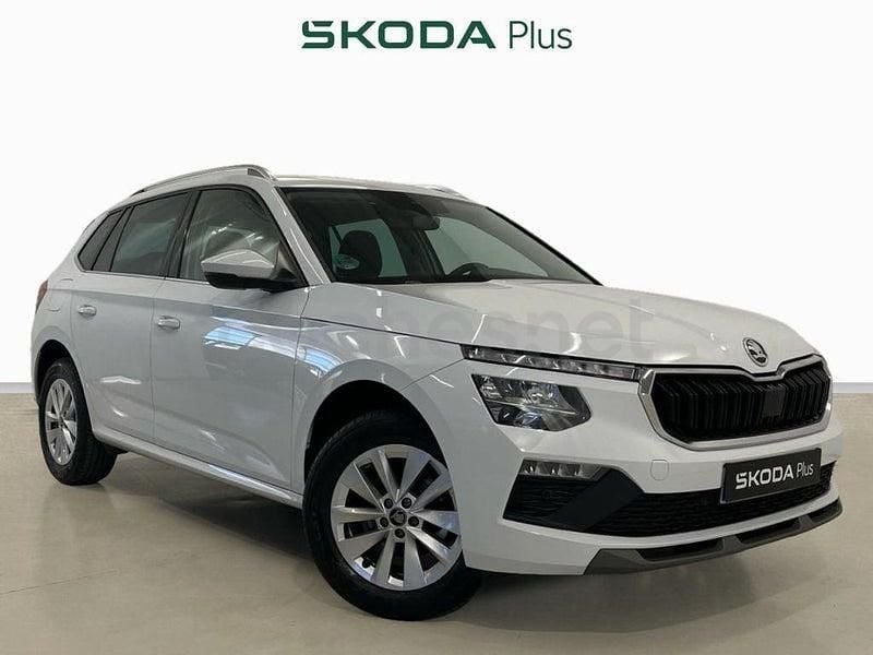 Usado Skoda Kamiq Selection 115 CV (84 kW) 2025 Blanco SUV
