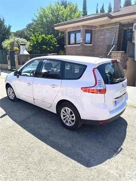 Usado Renault Scénic III Dynamique 130 CV (95 kW) 2013 Blanco Monovolumen