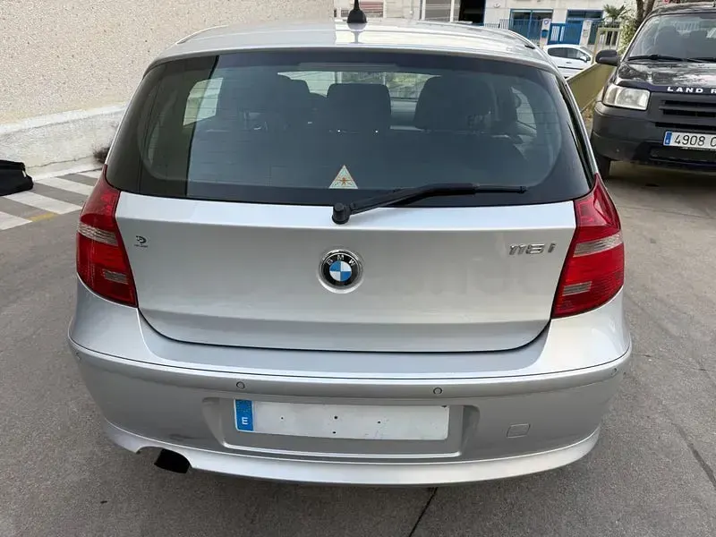 Usado BMW 118 143 CV (105 kW) 2009 Gris / plata Utilitario