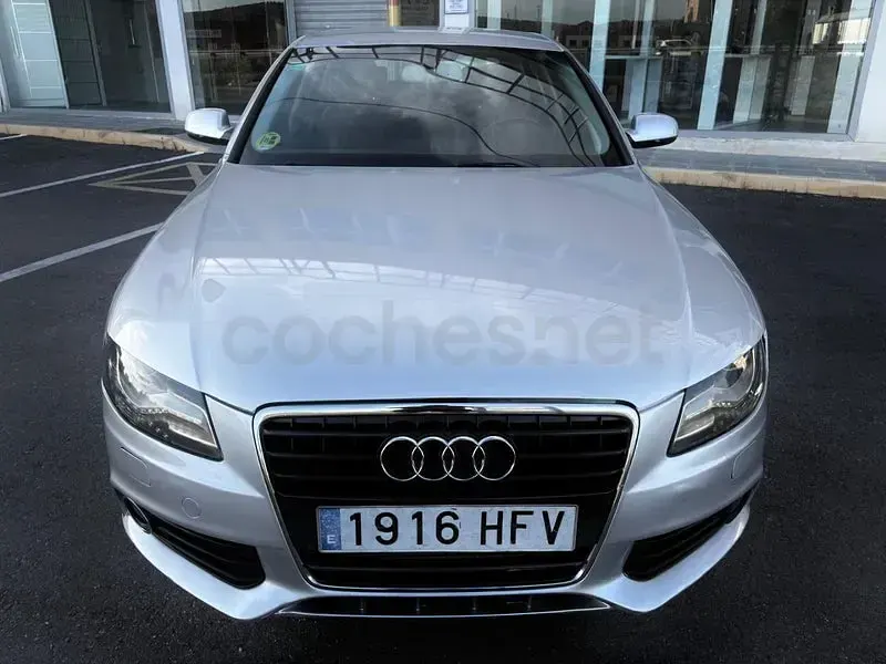 Usado Audi A4 143 CV (105 kW) 2011 Gris / plata Berlina