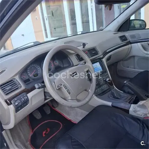 Usado Volvo S80 140 CV (102 kW) 1999 Verde Berlina