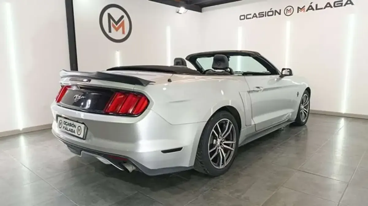 Usado Ford Mustang 314 CV (230 kW) 2017 Plateado Descapotable